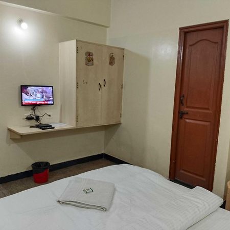 Hotel O Sri Vijaya Palace Lodging Bangalore Bagian luar foto