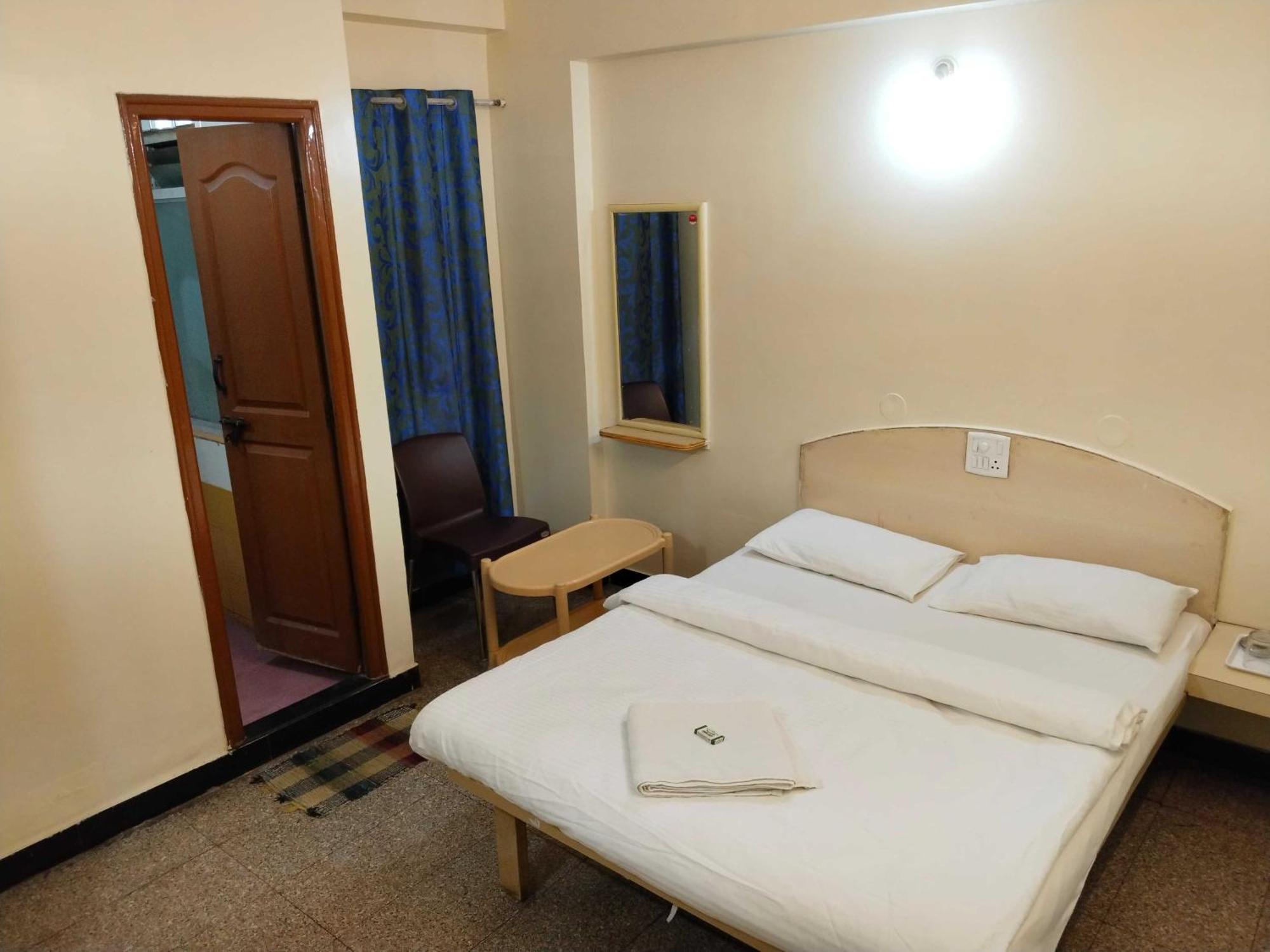Hotel O Sri Vijaya Palace Lodging Bangalore Bagian luar foto