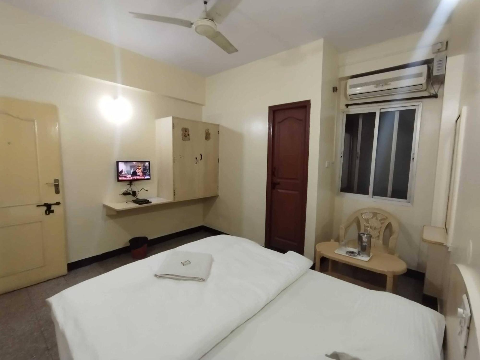 Hotel O Sri Vijaya Palace Lodging Bangalore Bagian luar foto