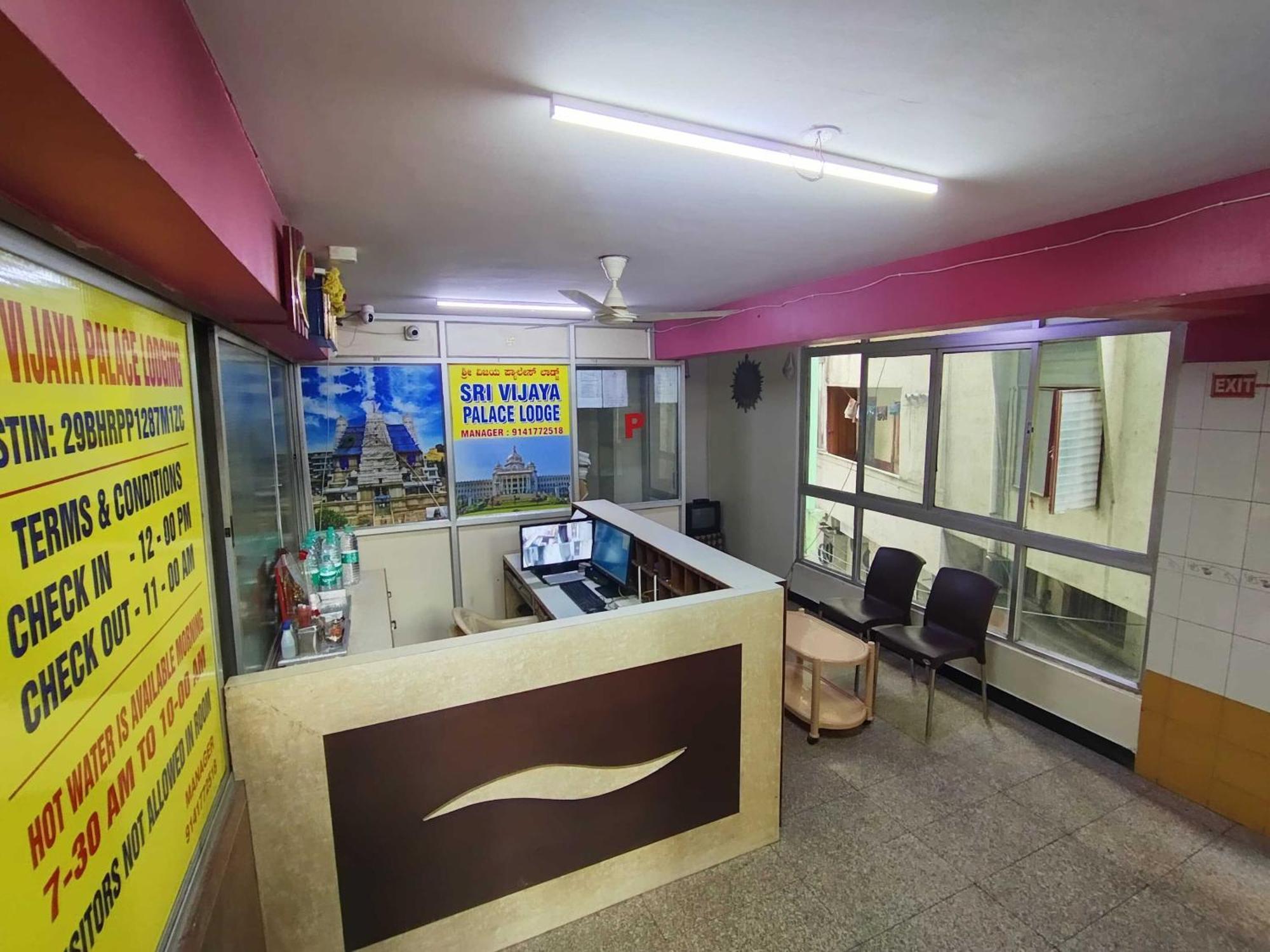 Hotel O Sri Vijaya Palace Lodging Bangalore Bagian luar foto
